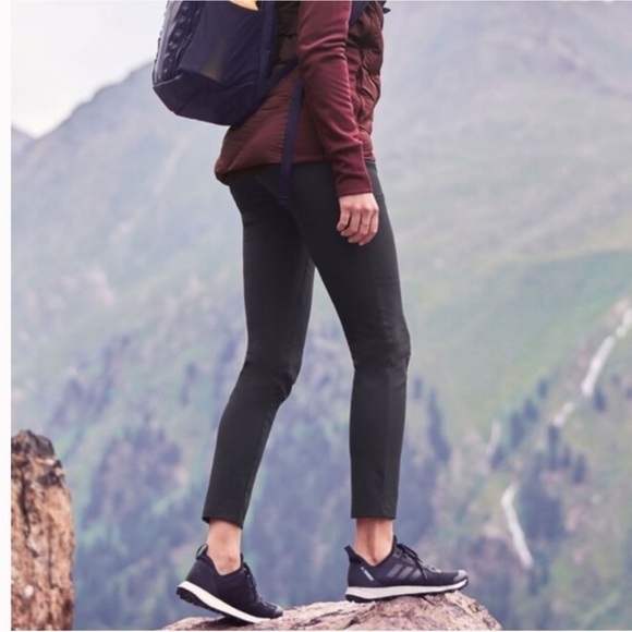 Athleta Pant Trouser Wander Stash Skinny Black Active Outdoor Travel Pocket 8 - Picture 9 of 10